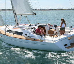 Sailboat Beneteau Oceanis 37 · 2024